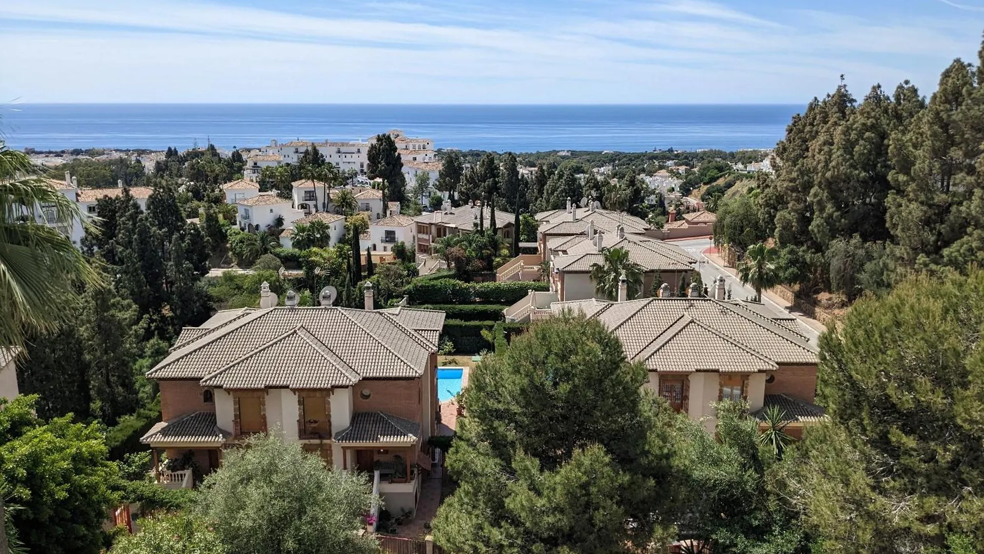 아파트 Luxury Duplex Penthouse 2 Living Rooms 3 Double Bedroom 4 Beds 4 Terraces Outstanding Sea & Mountain Views Sitio de Calahonda 스페인