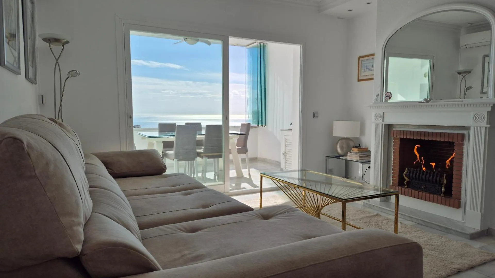 Luxury Duplex Penthouse 2 Living Rooms 3 Double Bedroom 4 Beds 4 Terraces Outstanding Sea & Mountain Views Sitio de Calahonda