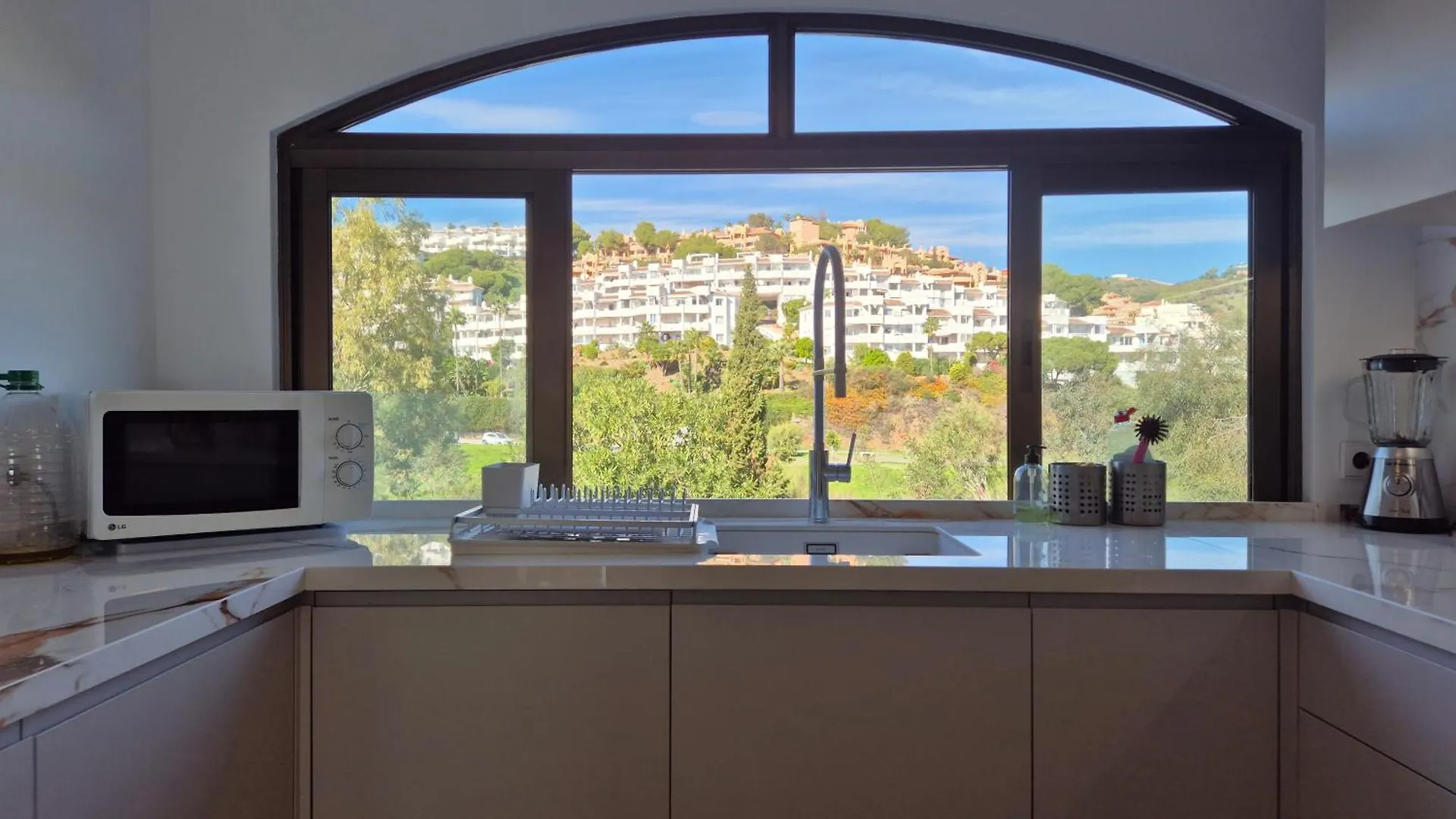 아파트 Luxury Duplex Penthouse 2 Living Rooms 3 Double Bedroom 4 Beds 4 Terraces Outstanding Sea & Mountain Views Sitio de Calahonda
