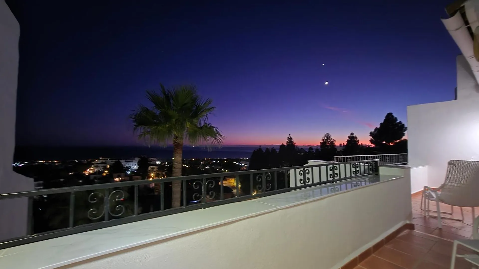 Luxury Duplex Penthouse 2 Living Rooms 3 Double Bedroom 4 Beds 4 Terraces Outstanding Sea & Mountain Views Sitio de Calahonda 스페인