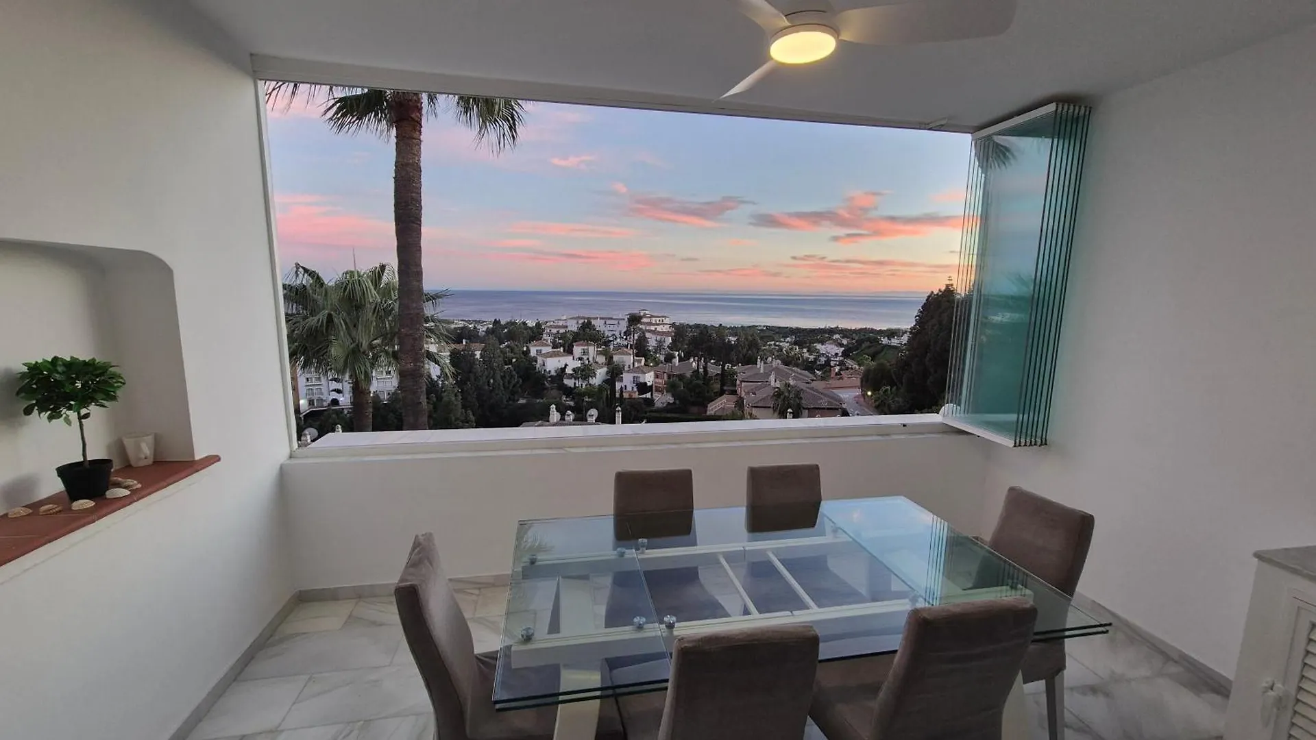 Luxury Duplex Penthouse 2 Living Rooms 3 Double Bedroom 4 Beds 4 Terraces Outstanding Sea & Mountain Views Sitio de Calahonda Spagna