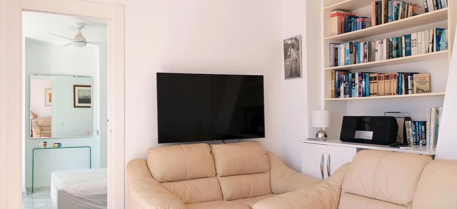 Luxury Duplex Penthouse 2 Living Rooms 3 Double Bedroom 4 Beds 4 Terraces Outstanding Sea & Mountain Views Sitio de Calahonda 아파트