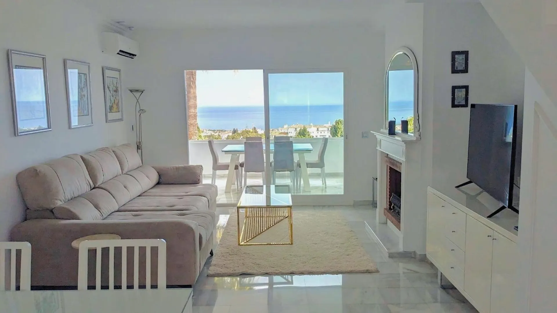 Luxury Duplex Penthouse 2 Living Rooms 3 Double Bedroom 4 Beds 4 Terraces Outstanding Sea & Mountain Views Sitio de Calahonda